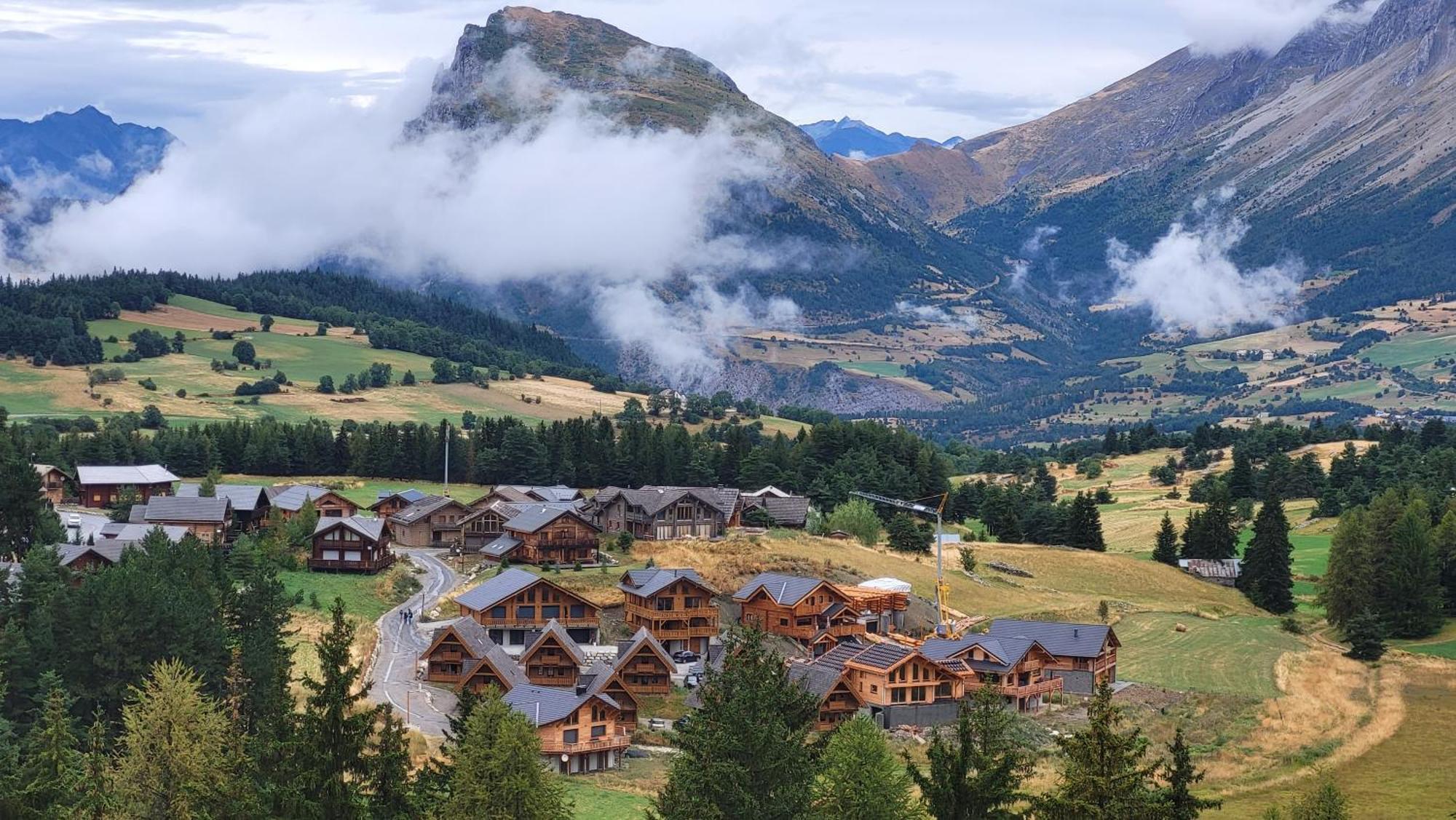 Appartement 4 A 6 Personnes - Chalets D'Aurouze - La Joue Du Loup Saint-Étienne-en-Dévoluy Exterior foto