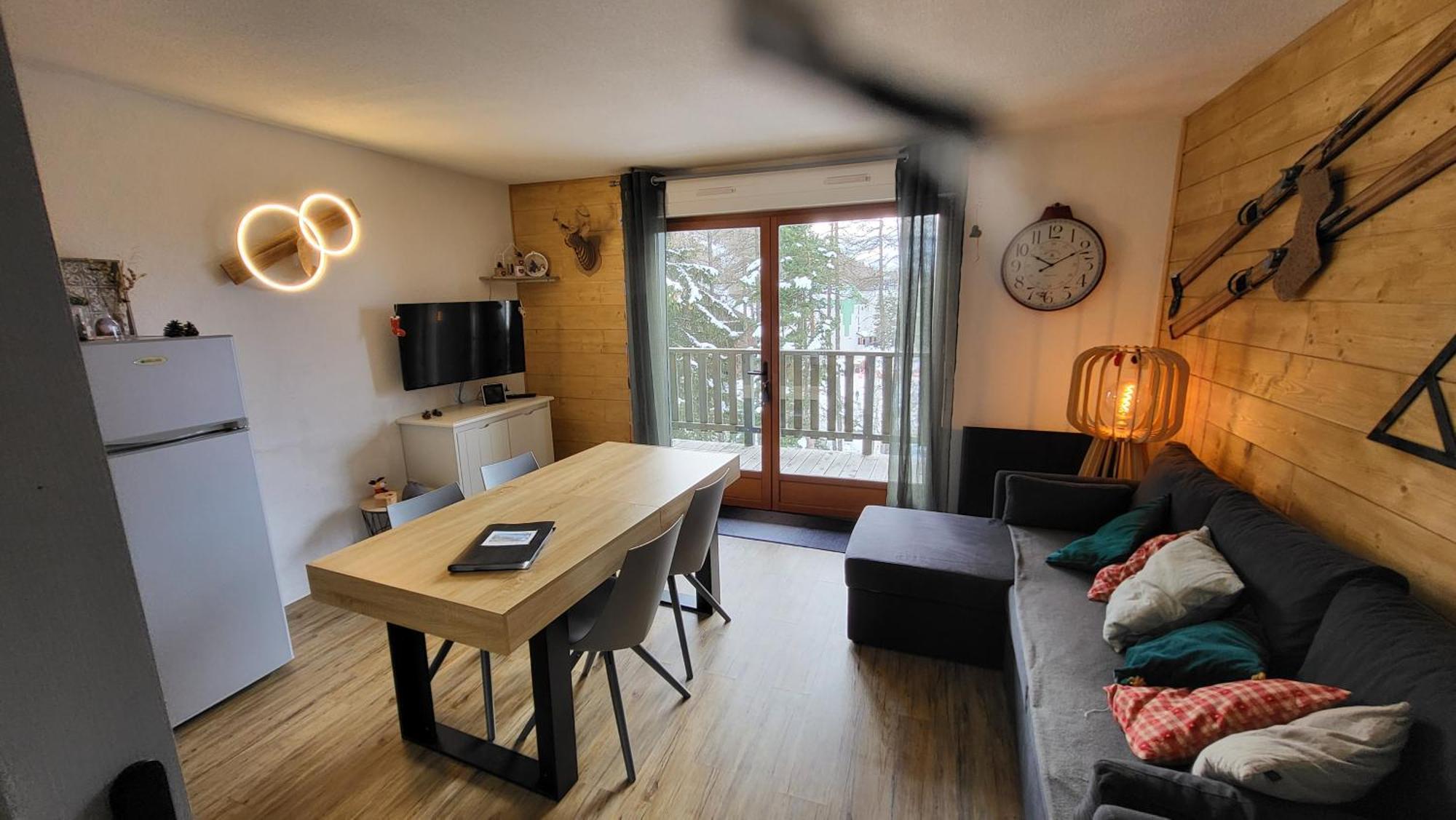 Appartement 4 A 6 Personnes - Chalets D'Aurouze - La Joue Du Loup Saint-Étienne-en-Dévoluy Exterior foto